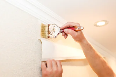 Pose de papier peint à Cuvat — revêtements muraux et toiles de verre